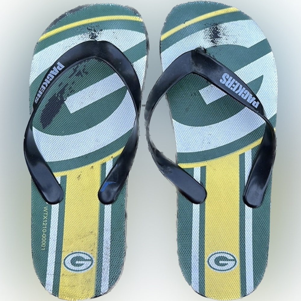 Green Bay Packers youth flip flops size 9